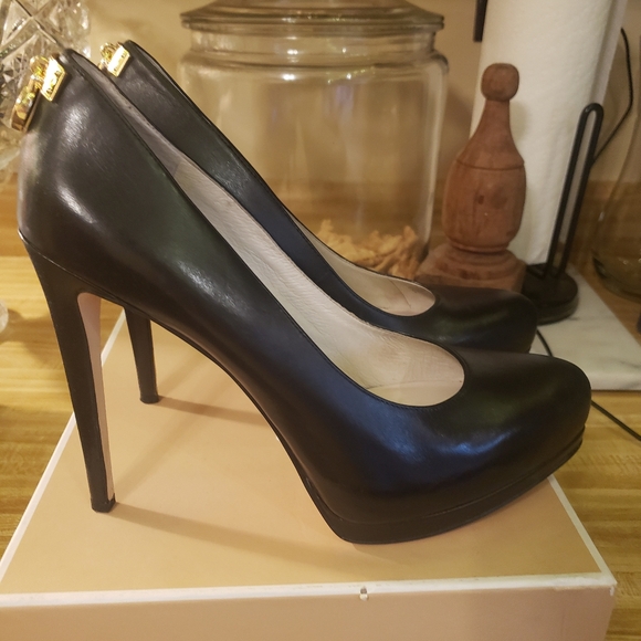 Michael Kors black heels worn twice - Picture 3 of 6